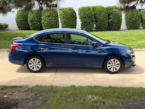 Deep Blue Pearl 2018 Nissan Sentra S