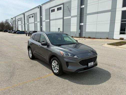 Carbonized Gray Metallic 2022 Ford Escape SE