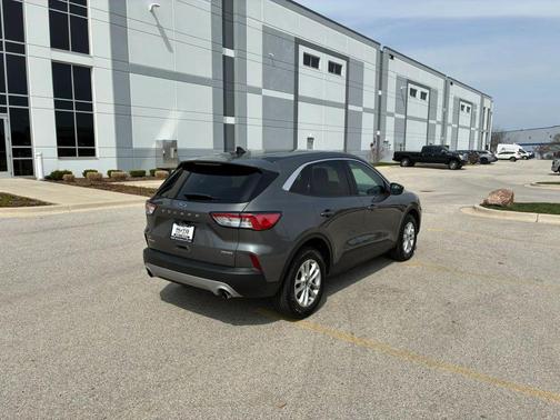 Carbonized Gray Metallic 2022 Ford Escape SE