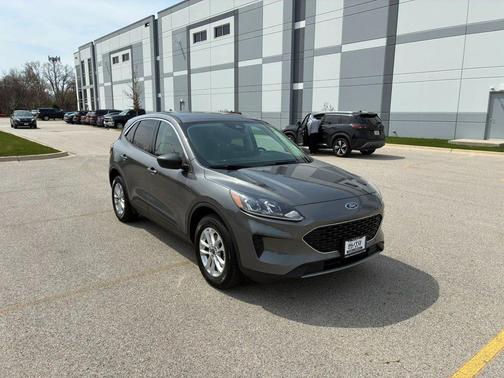 Carbonized Gray Metallic 2022 Ford Escape SE