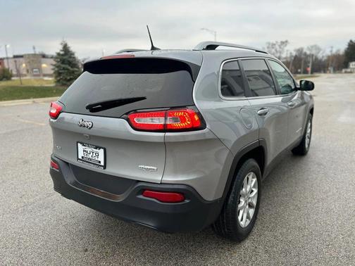 2016 Jeep Cherokee Sport