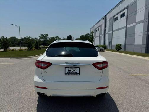 2017 Maserati Levante Base