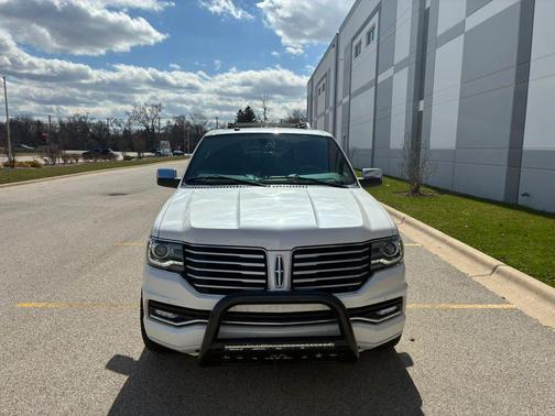 White Platinum Metallic Tri-Coat 2016 Lincoln Navigator Select