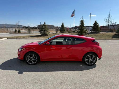 2019 Hyundai Veloster 2