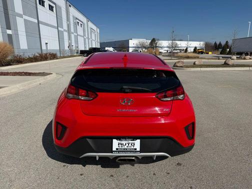 2019 Hyundai Veloster 2