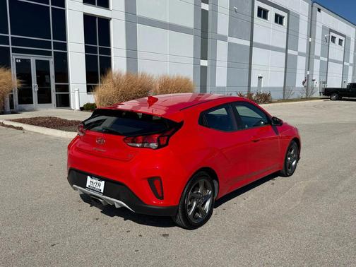 2019 Hyundai Veloster 2