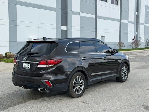 2017 Hyundai SANTA FE SE