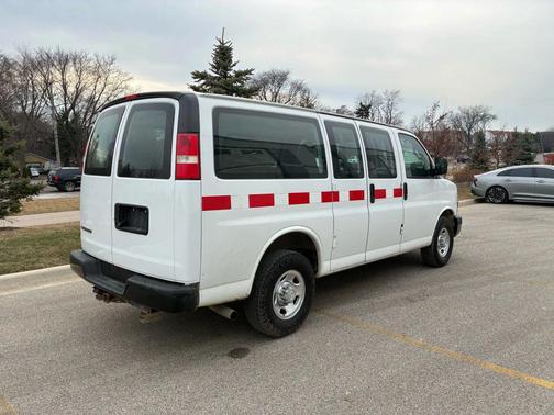 Summit White 2018 Chevrolet Express 2500 Work Van