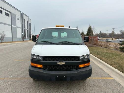 Summit White 2018 Chevrolet Express 2500 Work Van