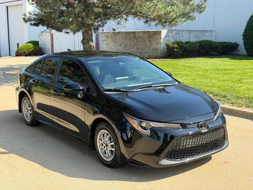 Black 2025 Toyota Corolla LE