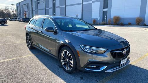 2018 Buick Regal TourX Essence
