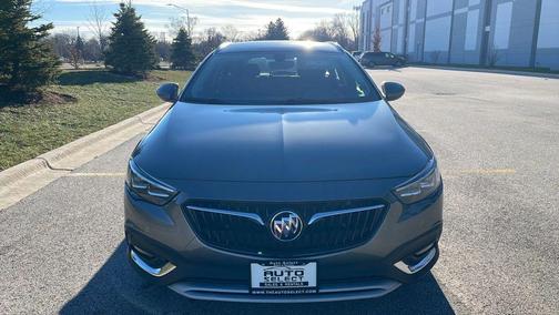 2018 Buick Regal TourX Essence