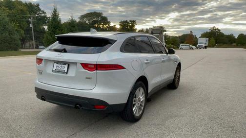 2018 Jaguar F-PACE 25t Premium