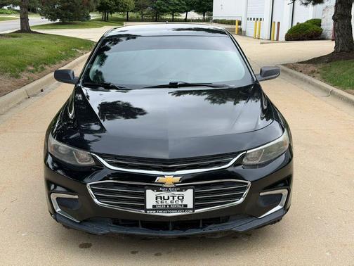 Mosaic Black Metallic 2017 Chevrolet Malibu 1LS