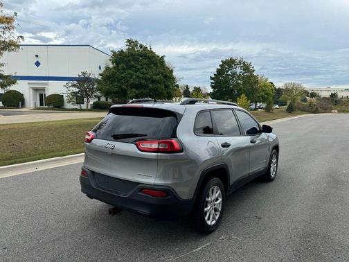 2017 Jeep Cherokee Sport