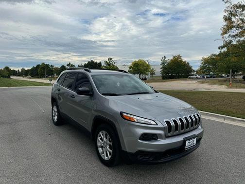 2017 Jeep Cherokee Sport