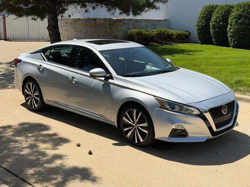 Brilliant Silver Metallic 2021 Nissan Altima Platinum Intelligent AWD