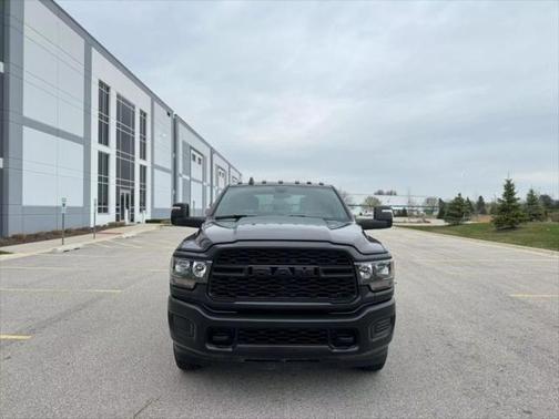 2023 RAM 3500 Tradesman Crew Cab 4x4 8' Box