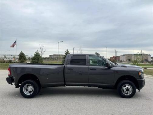 2023 RAM 3500 Tradesman Crew Cab 4x4 8' Box