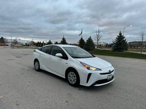 2020 Toyota Prius LE