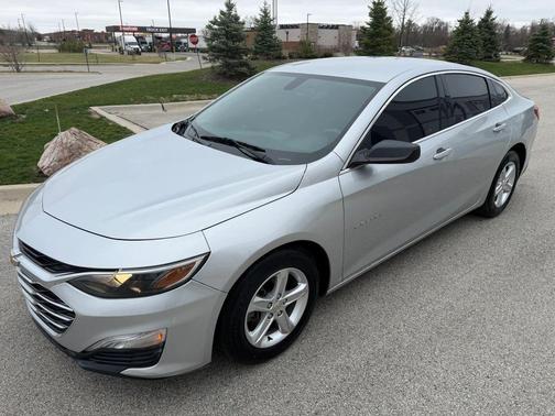 Silver Ice Metallic 2022 Chevrolet Malibu 1LS
