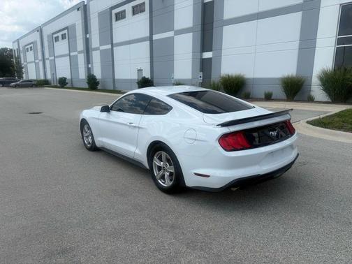 2020 Ford Mustang EcoBoost
