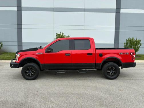 Red 2019 Ford F-150 XLT