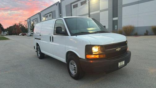 Summit White 2007 Chevrolet Express 2500 Work Van