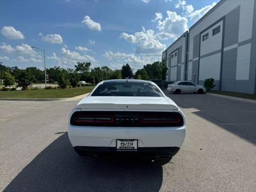 2015 Dodge Challenger SXT Plus