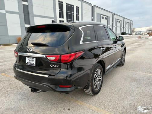 2017 INFINITI QX60 Base