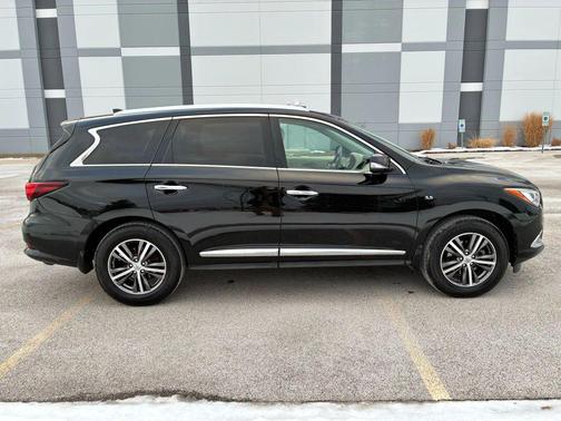 2017 INFINITI QX60 Base