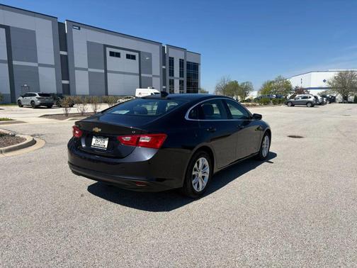 Mosaic Black Metallic 2023 Chevrolet Malibu FWD 1LT