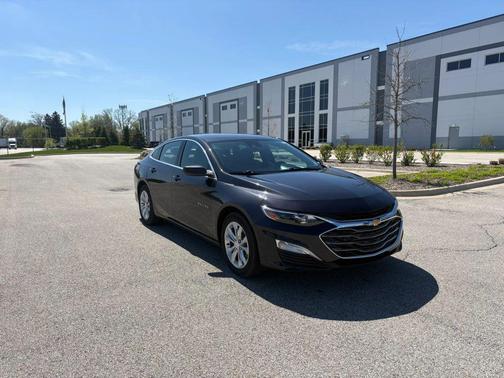 Mosaic Black Metallic 2023 Chevrolet Malibu FWD 1LT