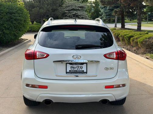 Majestic White 2016 INFINITI QX50 Base