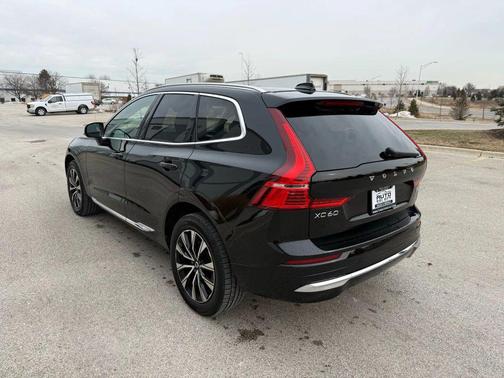 2023 Volvo XC60 B5 Plus Bright Theme