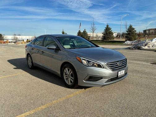 2016 Hyundai SONATA SE