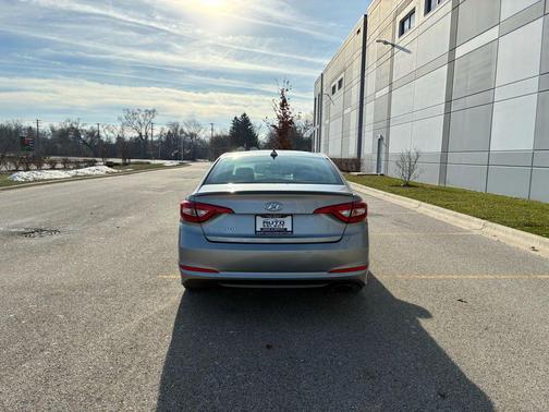 2016 Hyundai SONATA SE