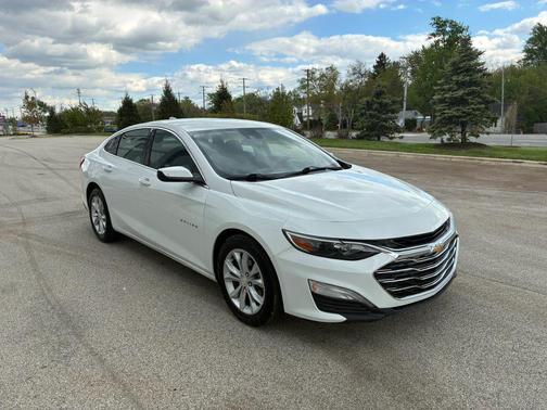 Summit White 2023 Chevrolet Malibu FWD 1LT