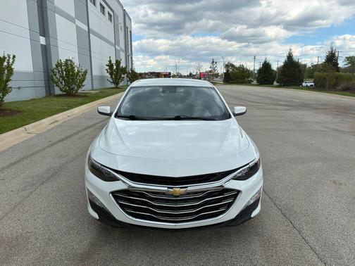 Summit White 2023 Chevrolet Malibu FWD 1LT