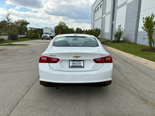 Summit White 2023 Chevrolet Malibu FWD 1LT