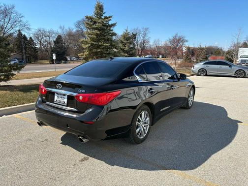 2015 INFINITI Q50 Base
