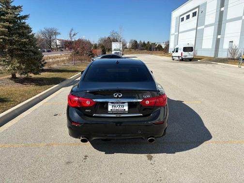 2015 INFINITI Q50 Base