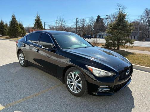 2015 INFINITI Q50 Base