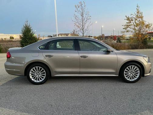 2016 Volkswagen Passat 1.8T SE