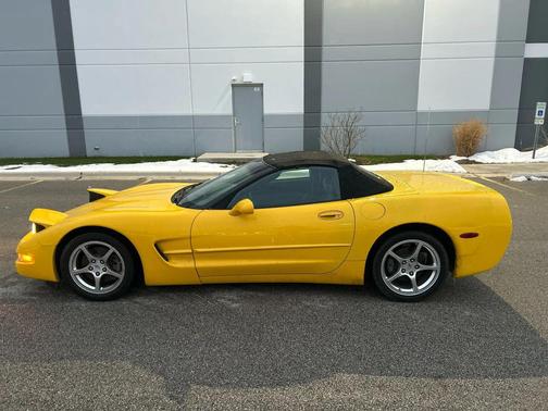 2004 Chevrolet Corvette Base
