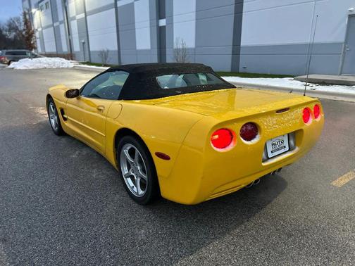 2004 Chevrolet Corvette Base