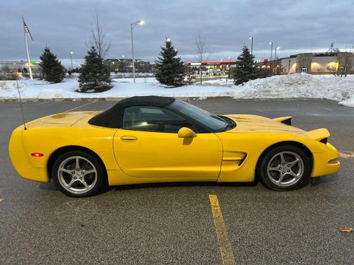 2004 Chevrolet Corvette Base