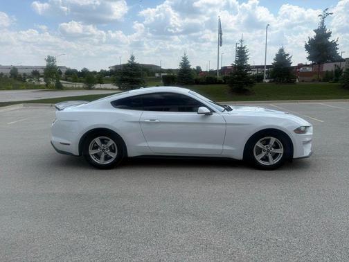 2020 Ford Mustang EcoBoost