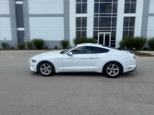 2020 Ford Mustang EcoBoost