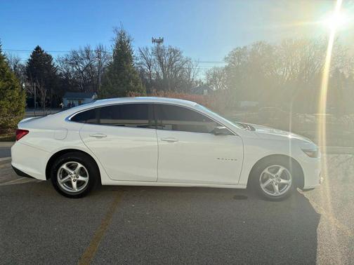 2017 Chevrolet Malibu 1LS